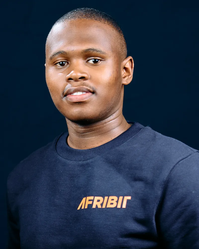 Akhona Sitshaluza